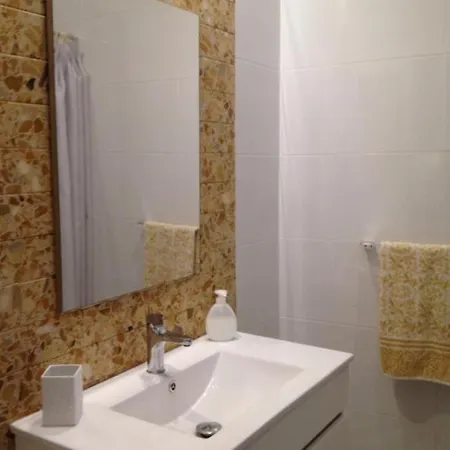 Homestay Naxxar Rooms *